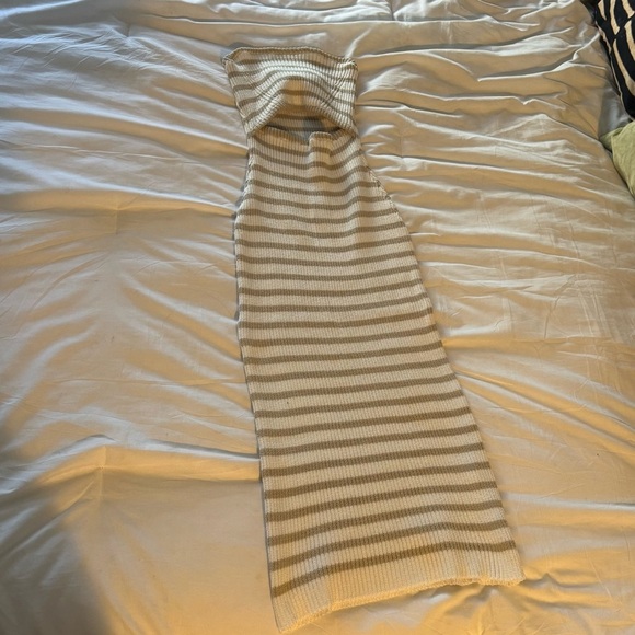 Chic Knit Strapless maxi dress with keyhole | striped white + tan | Small | NWT - Picture 6 of 8